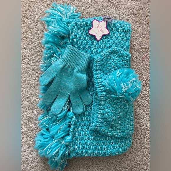 NWT Toby & Me Girl's Knit Ear Warming Headband, Infinity Scarf, & Gloves Set OS - Picture 7 of 7